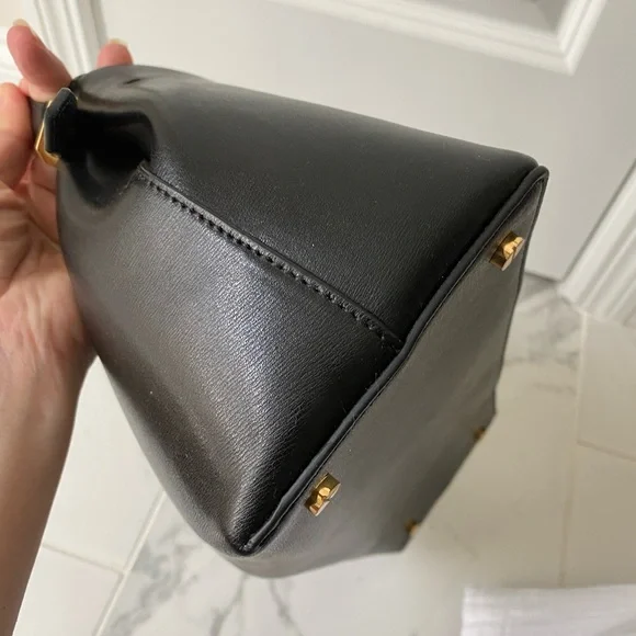 Toteme Large T-Lock leather shoulder bag - Picture 7 of 14